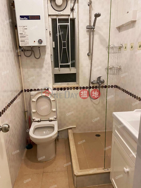 Wharf Mansion | 2 bedroom Mid Floor Flat for Rent | 128-132 Wharf Road | Eastern District | Hong Kong | Rental, HK$ 16,800/ month