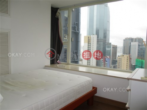 Generous 2 bedroom on high floor with balcony | Rental | Centrestage 聚賢居 _0