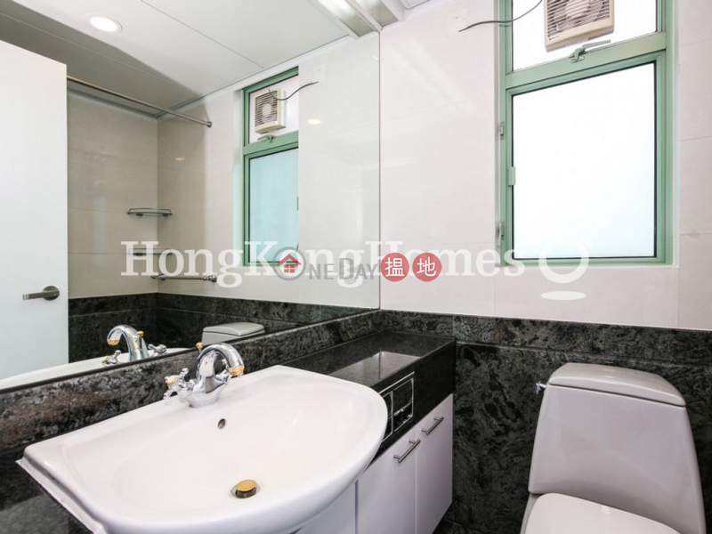 HK$ 37,500/ month | Royal Court, Wan Chai District 3 Bedroom Family Unit for Rent at Royal Court