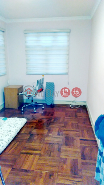 HK$ 14,800/ month Lo Tsz Tin Tsuen, Tai Po District With Rooftop, parking space included, two bedrooms