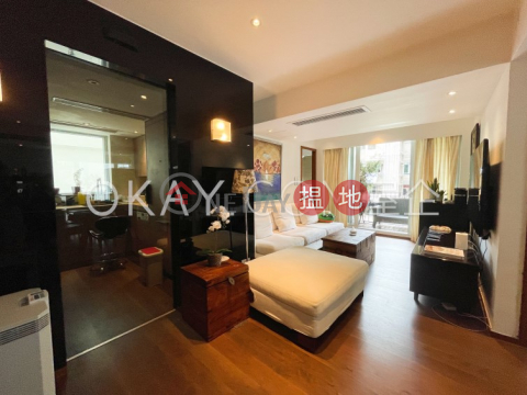 Unique 2 bedroom on high floor with balcony & parking | For Sale | Mountain View Court 峰景大廈 _0