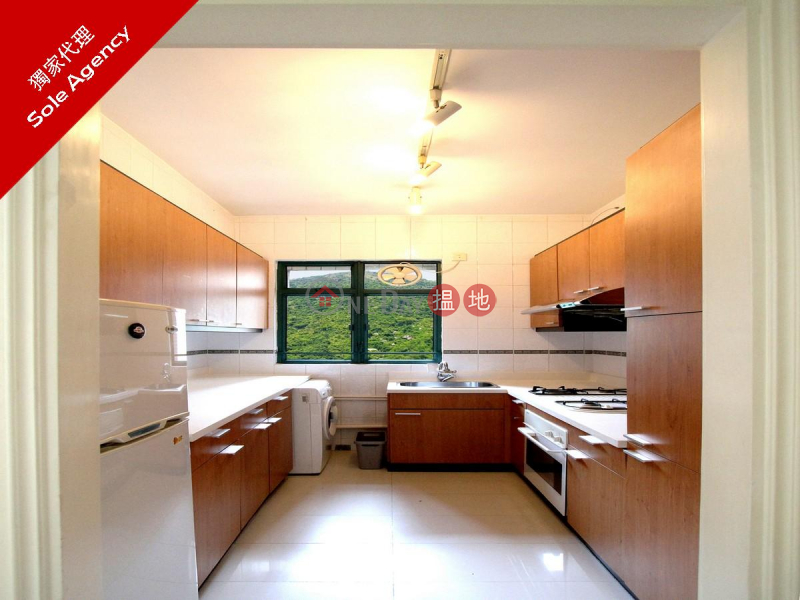 2 Bedroom Flat for Sale in Central Mid Levels | Hillsborough Court 曉峰閣 Sales Listings