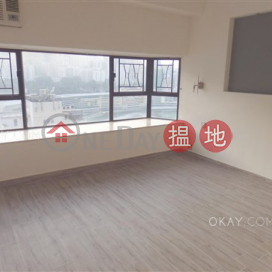 Efficient 3 bedroom with parking | For Sale | Ventris Place 雲地利台 _0