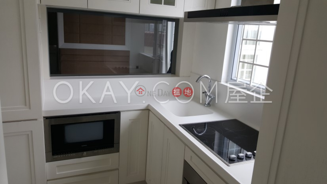 HK$ 20.5M, Minton Court, Wan Chai District, Luxurious 2 bedroom with rooftop & parking | For Sale