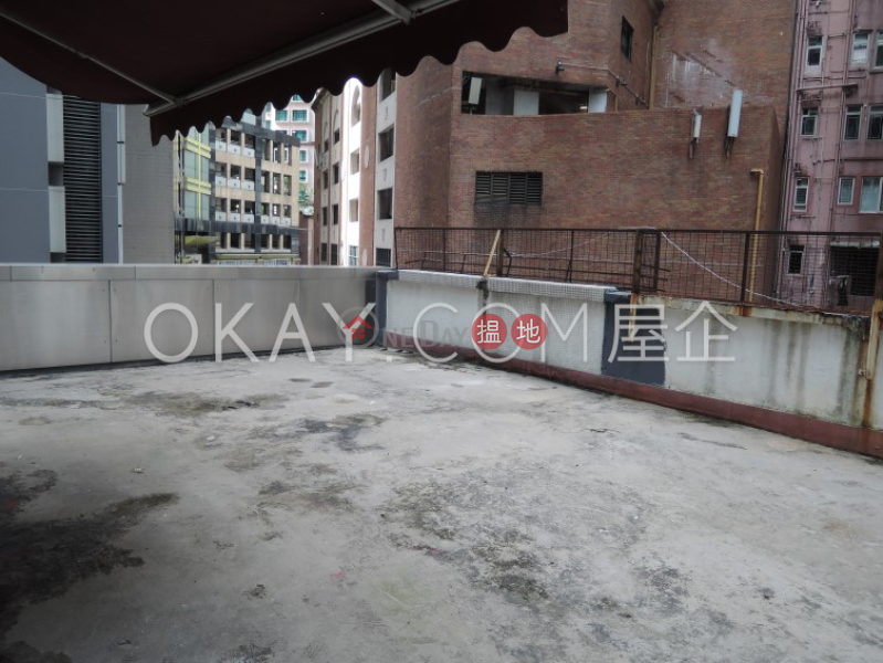 Charming 2 bedroom on high floor with rooftop | Rental | 13 Seymour Road 西摩道13號 Rental Listings