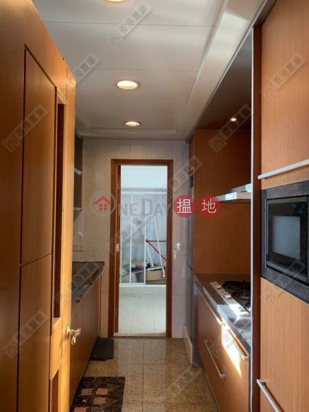 Three bedrooms, one apartment, multi-purpose in THE ARCH 1 Austin Road West | Yau Tsim Mong, Hong Kong, Sales, HK$ 38M