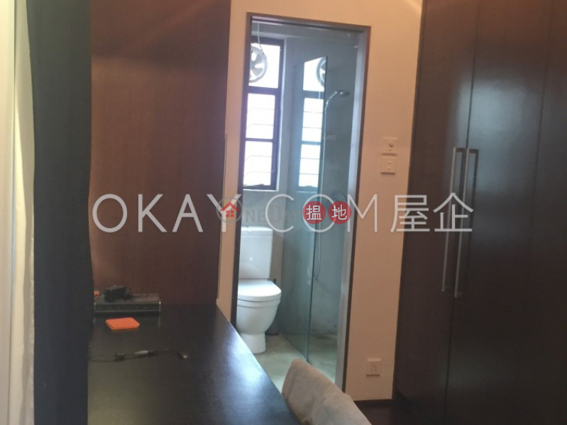 HK$ 25,000/ month | 10-14 Gage Street, Central District Charming 1 bedroom on high floor with rooftop | Rental