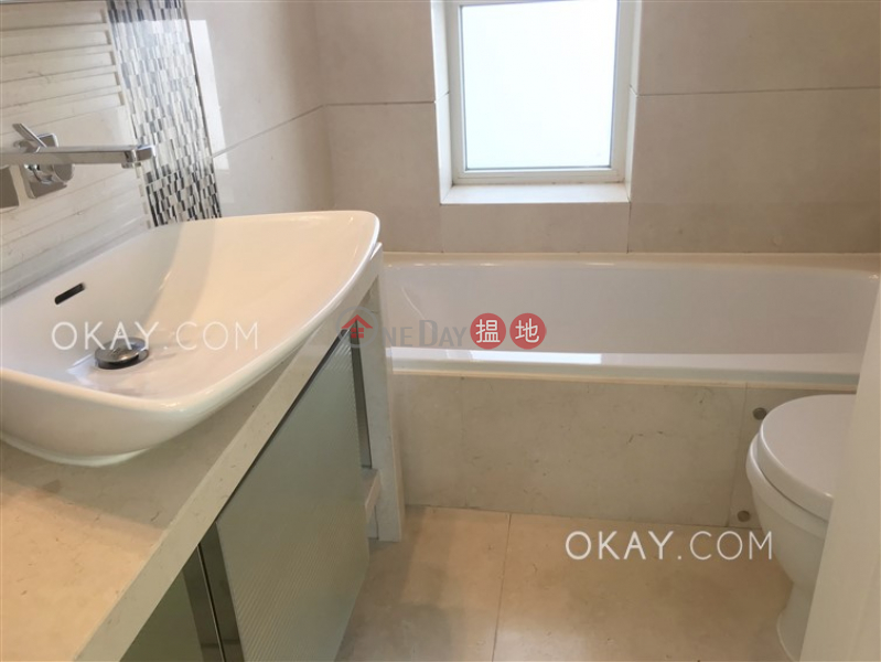 Stylish 3 bedroom on high floor with balcony | For Sale | 18 Conduit Road 干德道18號 Sales Listings