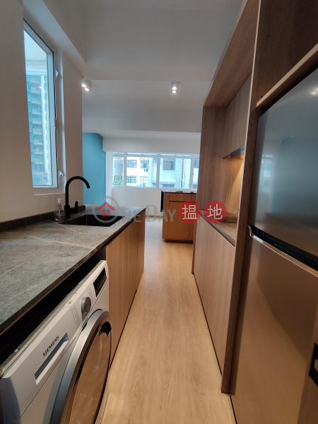 HK$ 13,500/ month 35-39 Third Street Western District, renovated, open kitchen