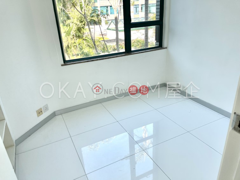 Luxurious 2 bedroom with parking | For Sale | Stanford Villa Block 5 旭逸居5座 Sales Listings