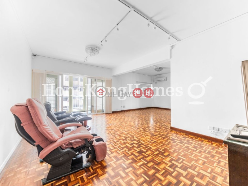 3 Bedroom Family Unit for Rent at Emerald Court | Emerald Court 翡翠樓 Rental Listings