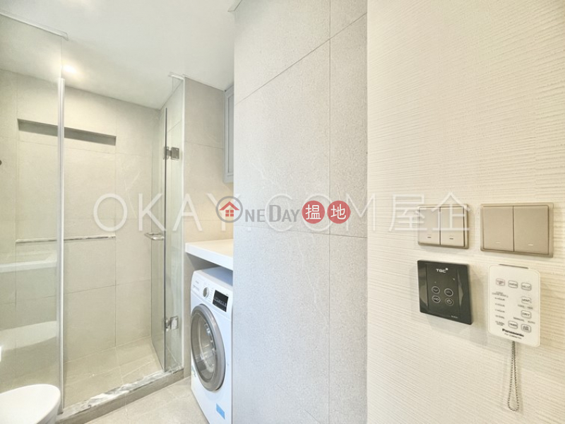 Luxurious 2 bedroom with parking | For Sale | Grand Court 嘉蘭閣 Sales Listings