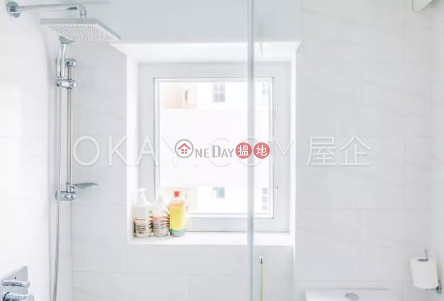 Intimate 1 bedroom on high floor with rooftop & terrace | Rental | 8-10 Morrison Hill Road 摩理臣山道8-10號 Rental Listings