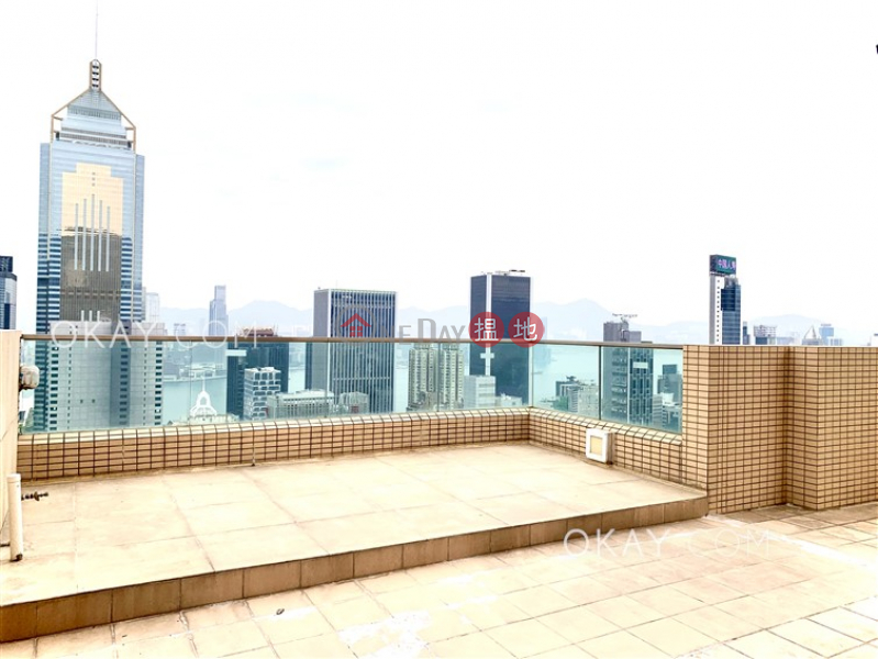 HK$ 15.6M | The Zenith Phase 1, Block 1 Wan Chai District | Charming 1 bedroom on high floor with rooftop & balcony | For Sale