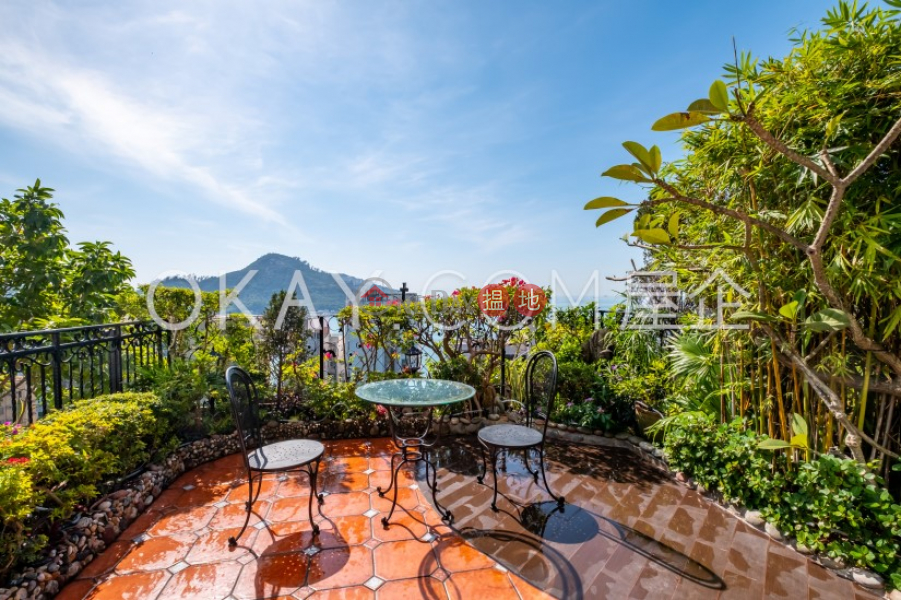 Lovely house with rooftop & parking | For Sale | Carmel Hill 海明山 Sales Listings