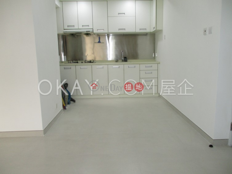 Popular 2 bedroom in Mid-levels West | For Sale | Cameo Court 慧源閣 Sales Listings
