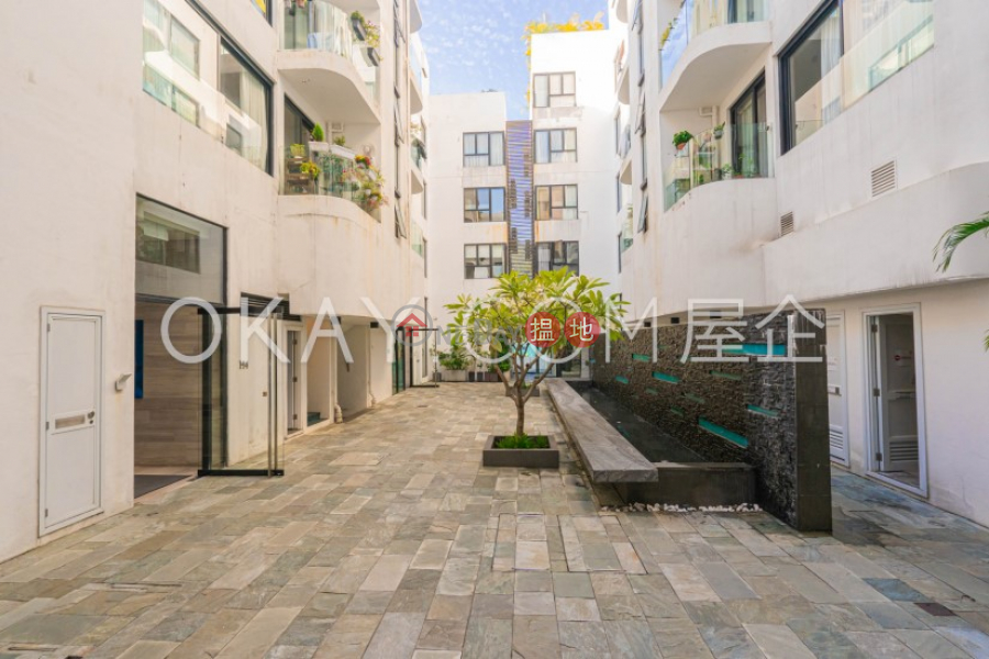 Nicely kept 2 bedroom in Pokfulam | For Sale | Aqua 33 金粟街33號 Sales Listings