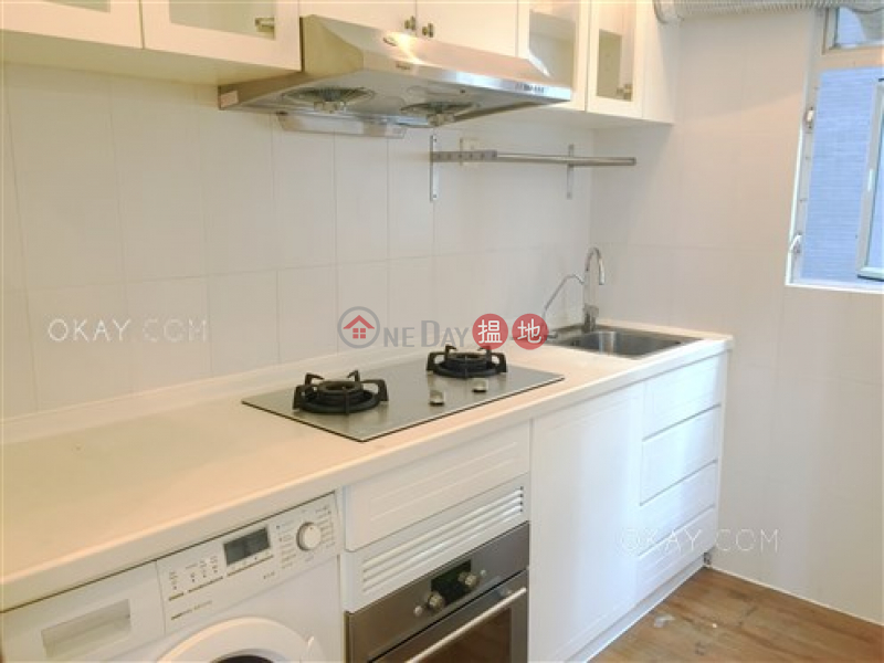 Popular 2 bedroom in Mid-levels West | For Sale | Floral Tower 福熙苑 Sales Listings