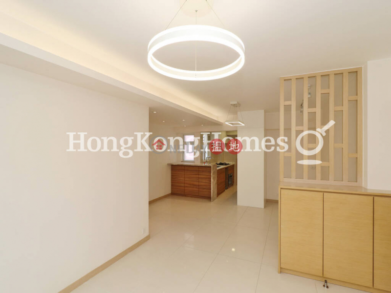 3 Bedroom Family Unit for Rent at Friendship Court, 12-22 Blue Pool Road | Wan Chai District | Hong Kong Rental | HK$ 33,000/ month