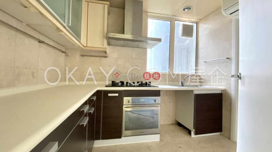 HK$ 43,000/ month | St. George Apartments | Yau Tsim Mong Rare 3 bedroom with parking | Rental