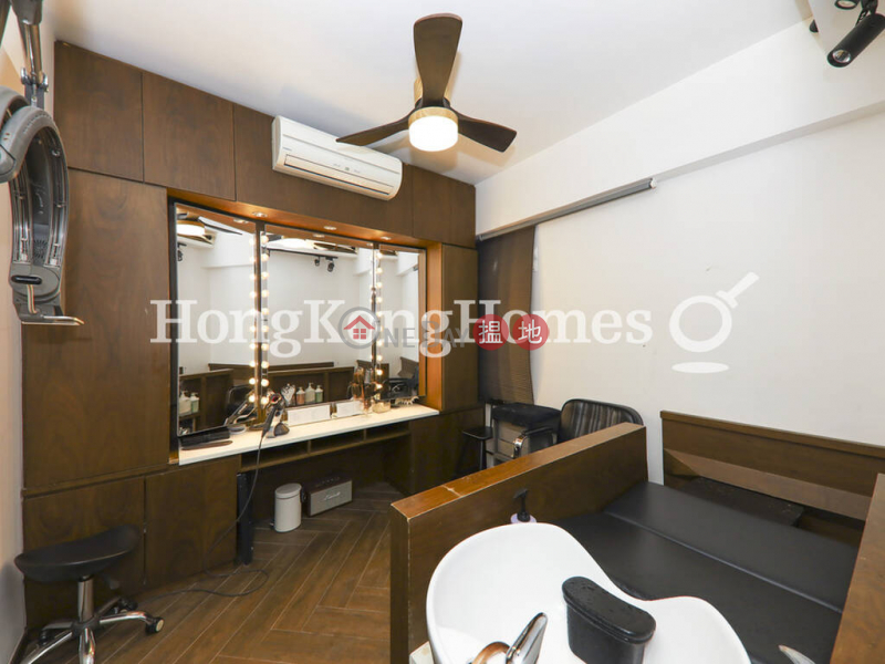 HK$ 7.2M | Pearl City Mansion | Wan Chai District | 2 Bedroom Unit at Pearl City Mansion | For Sale