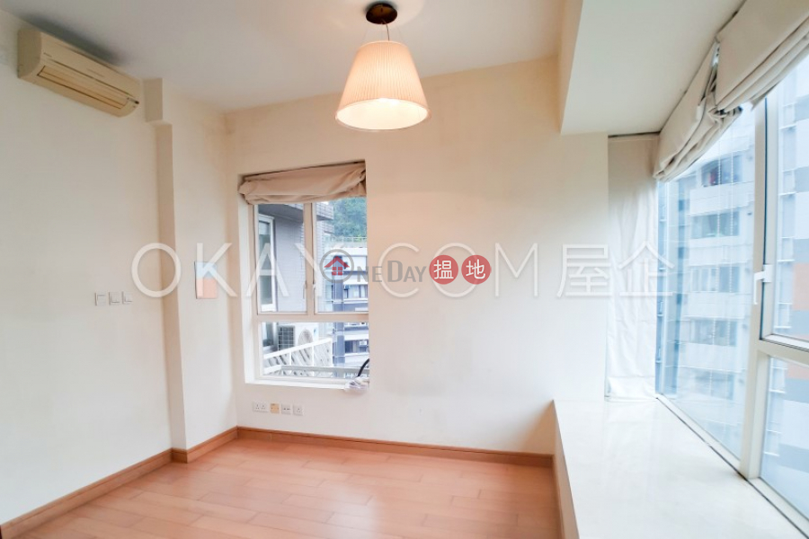 HK$ 25,000/ month | The Icon, Western District, Cozy 1 bed on high floor with harbour views & balcony | Rental