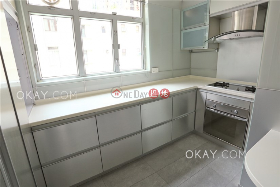 Stylish 2 bedroom on high floor with balcony & parking | For Sale | Wah Sen Court 華星大廈 Sales Listings