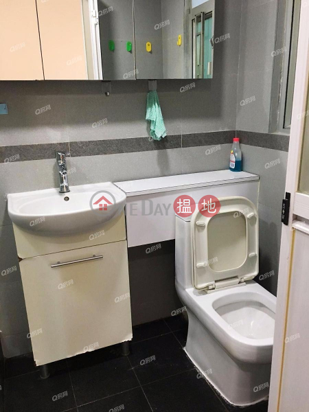 Property Search Hong Kong | OneDay | Residential Rental Listings | Ho Shun King Building | 2 bedroom Low Floor Flat for Rent