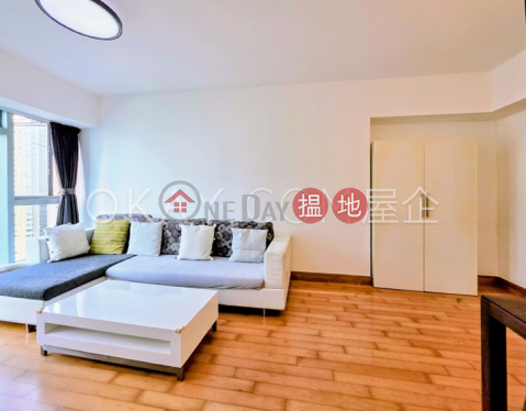 Nicely kept 2 bedroom with harbour views | For Sale | The Harbourside Tower 2 君臨天下2座 _0