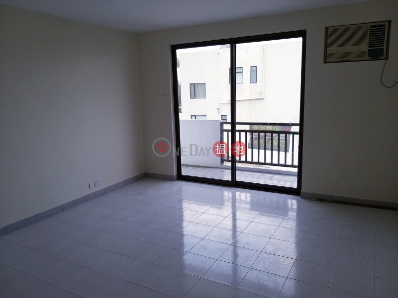 HK$ 7M Ng Fai Tin Village House, Sai Kung Top Floor CWB Apt + Private Roof & CP