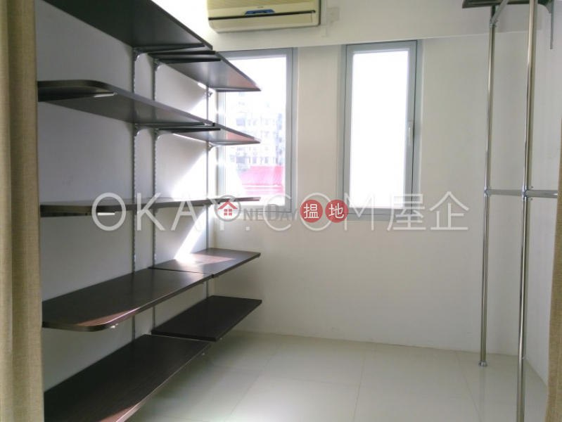 HK$ 33,000/ month | Shan Kwong Tower | Wan Chai District, Elegant 2 bedroom with balcony & parking | Rental