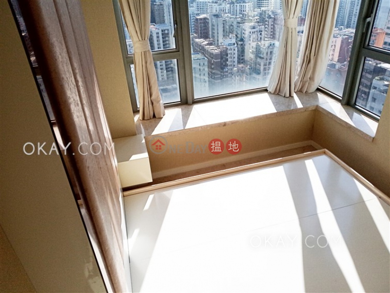 3房2廁,極高層,星級會所,露台《形品出租單位》38明園西街 | 東區-香港出租HK$ 35,000/ 月