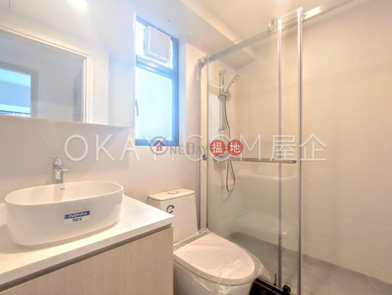 Charming 3 bedroom in Mid-levels West | Rental | 62B Robinson Road 愛富華庭 Rental Listings