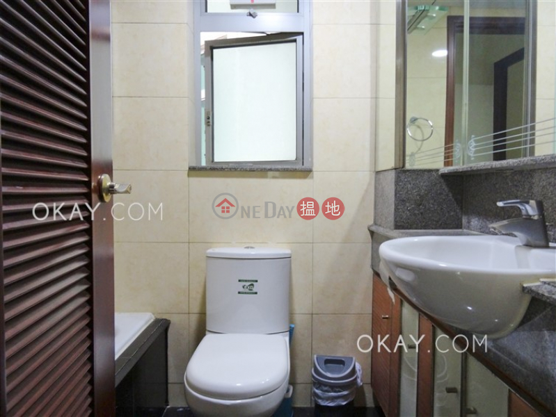 2房1廁,極高層,星級會所,露台泓都出售單位38新海旁街 | 西區香港出售|HK$ 1,250萬