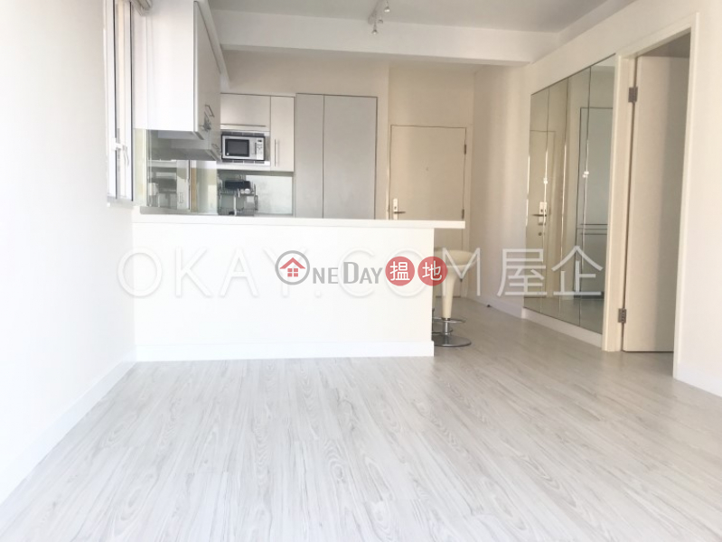 Practical 1 bed on high floor with harbour views | For Sale | On Fung Building 安峰大廈 Sales Listings