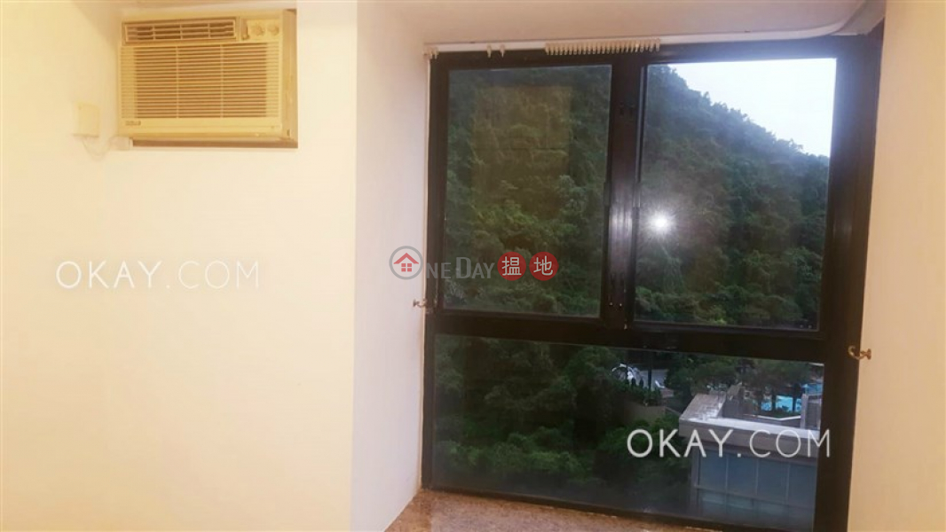 HK$ 32,000/ month Primrose Court, Western District, Stylish 2 bedroom on high floor with rooftop | Rental