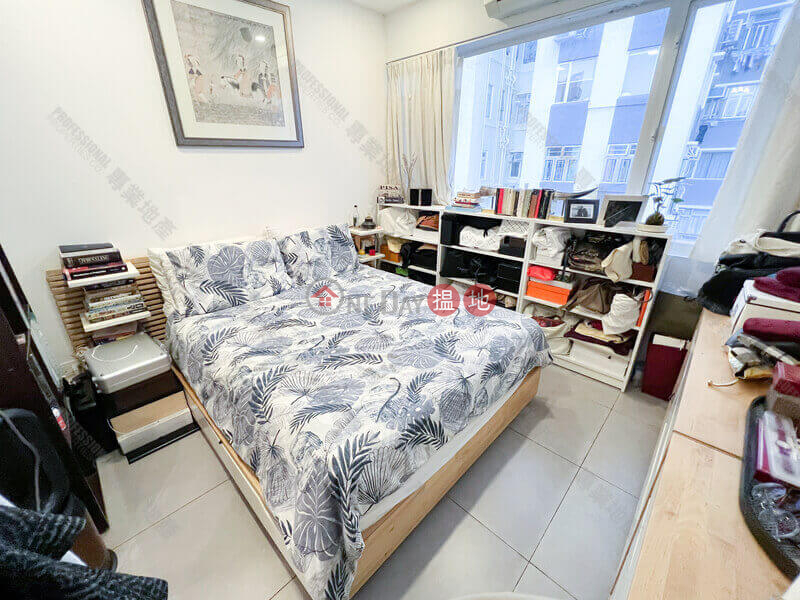 HK$ 15.8M Tai Shing Building, Central District, New Decorated Apartment with Roof