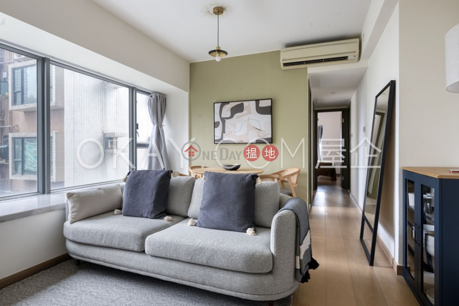 Popular 2 bedroom with balcony | For Sale | Centre Point 尚賢居 Sales Listings