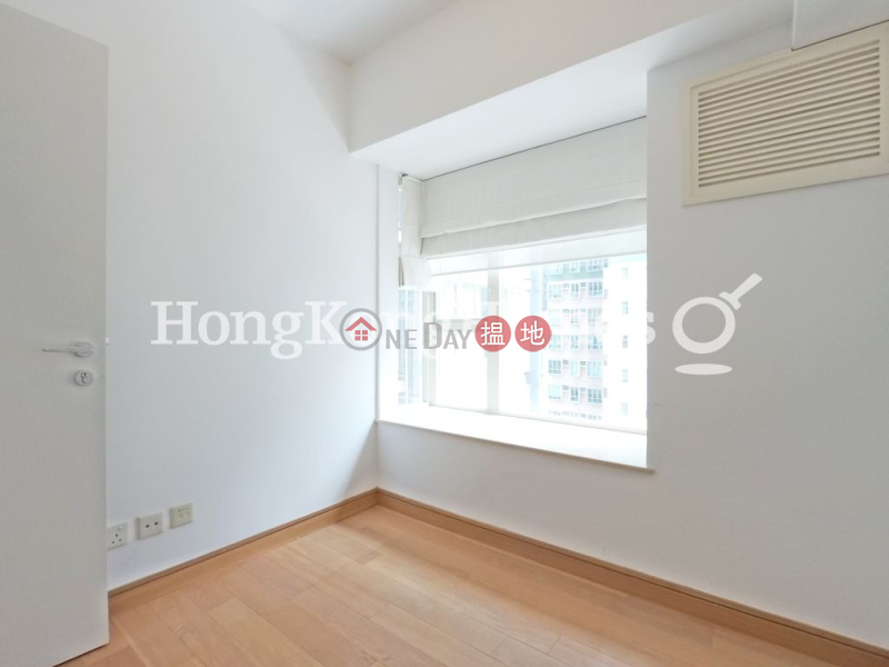 3 Bedroom Family Unit for Rent at Centrestage, 108 Hollywood Road | Central District, Hong Kong, Rental HK$ 48,000/ month