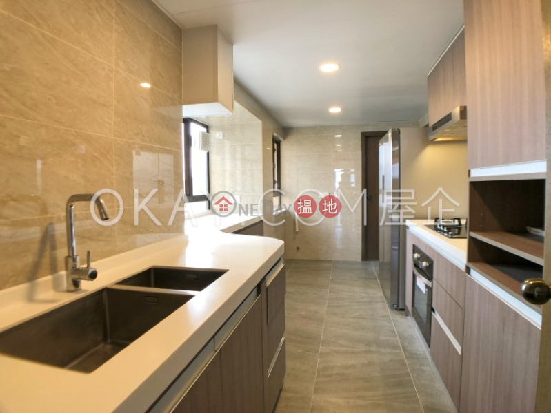 Stylish 3 bedroom on high floor with balcony & parking | Rental | Shatin 33 碧霞花園 Rental Listings