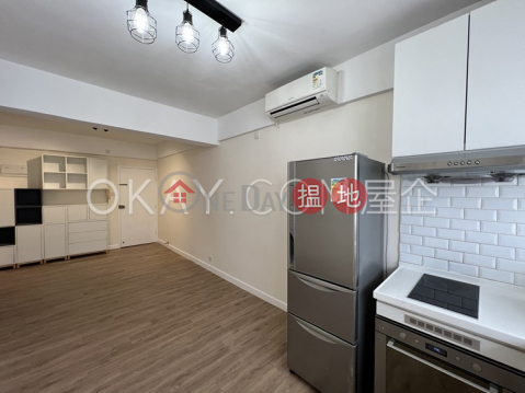 Practical 2 bedroom with balcony | For Sale | King Cheung Mansion 景祥大樓 _0