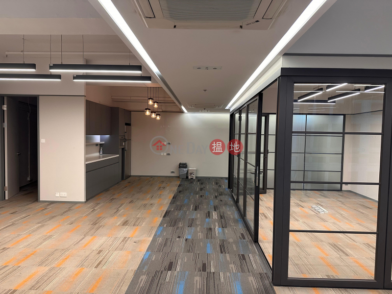 [LANDLORD] Fitted Individual Air-Conditioned Office Unit in Central/Upstairs Shop, 5 Minutes Walking Distance To Mtr Station | 128 Wellington Street | Central District | Hong Kong, Rental, HK$ 39,800/ month