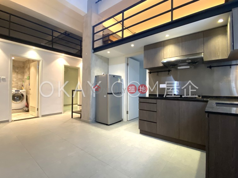 2房1廁,可養寵物山村臺 15-17 號出售單位|山村臺 15-17 號(15-17 Village Terrace)出售樓盤 (OKAY-S395180)