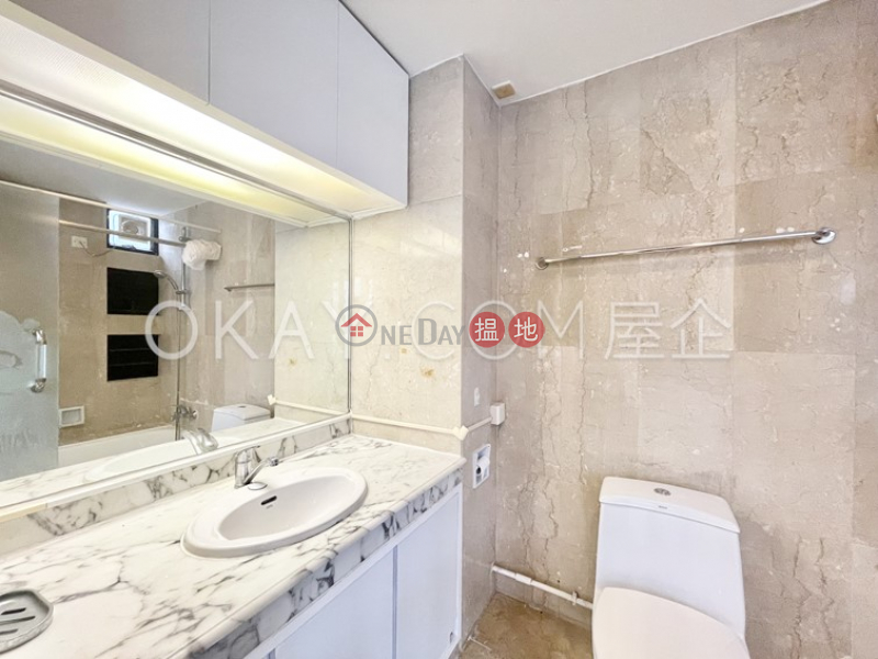 Charming 3 bedroom on high floor with balcony & parking | Rental | Holly Court 冬青閣 Rental Listings