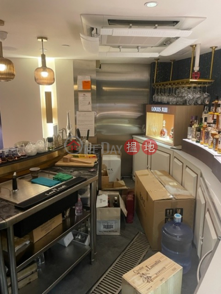 Property Search Hong Kong | OneDay | Industrial Rental Listings, ountain Road, Tsim Sha Tsui Feature covered bunk