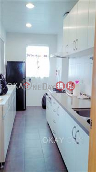 Efficient 3 bedroom on high floor with parking | For Sale | Evelyn Towers 雲景台 Sales Listings