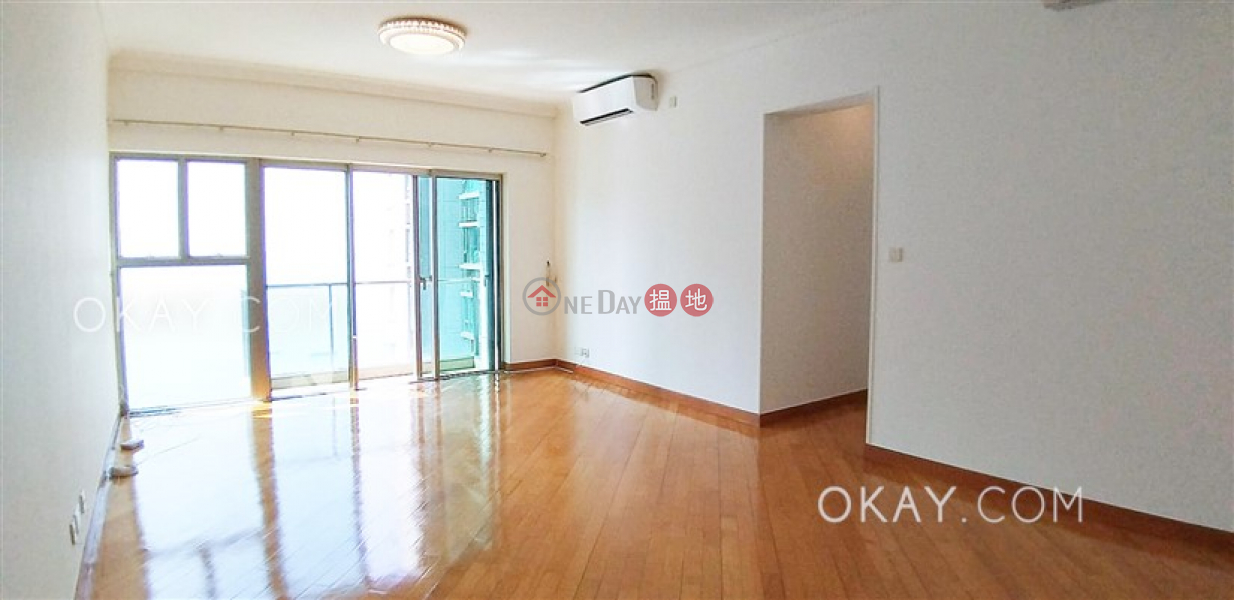 Unique 3 bedroom on high floor | Rental, Sorrento Phase 2 Block 2 擎天半島2期2座 Rental Listings | Yau Tsim Mong (OKAY-R80878)