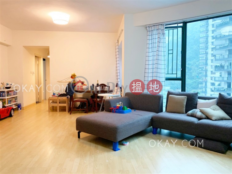 Stylish 3 bedroom with parking | For Sale | Hillsborough Court 曉峰閣 _0