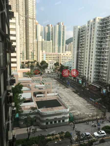 Property Search Hong Kong | OneDay | Residential, Rental Listings, Block 11 Yee Hoi Mansion Sites C Lei King Wan | 3 bedroom Mid Floor Flat for Rent