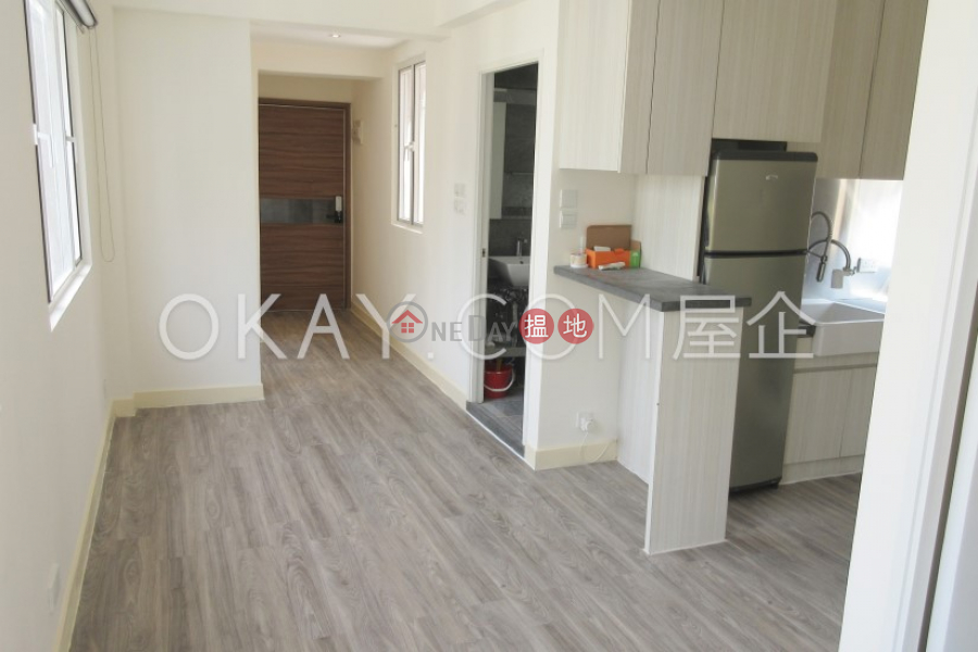 Stylish 1 bedroom on high floor with rooftop | For Sale | Felicity Building 中發大廈 Sales Listings